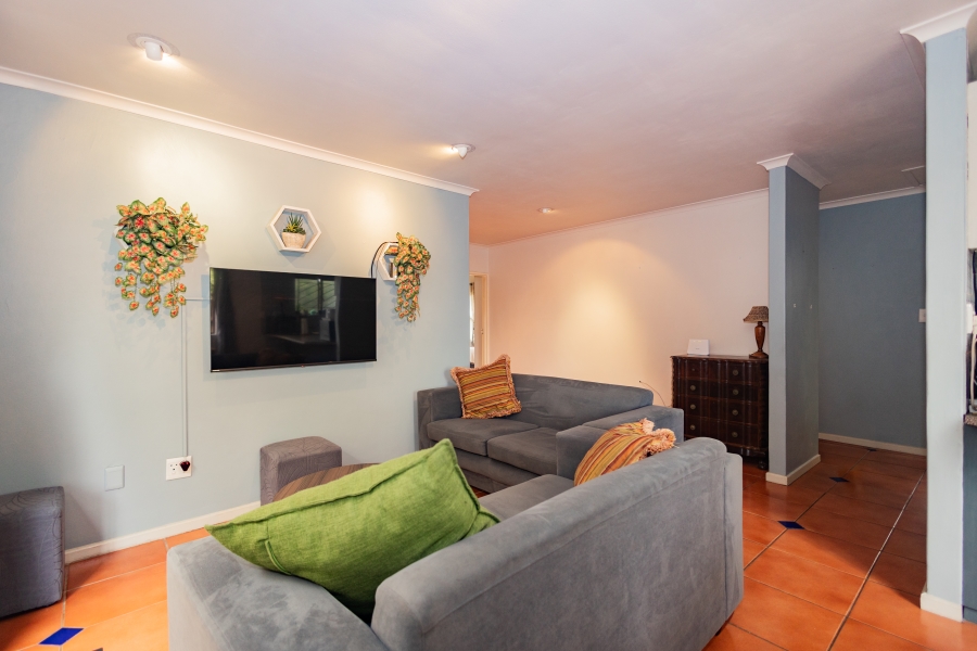 3 Bedroom Property for Sale in The Crest Western Cape